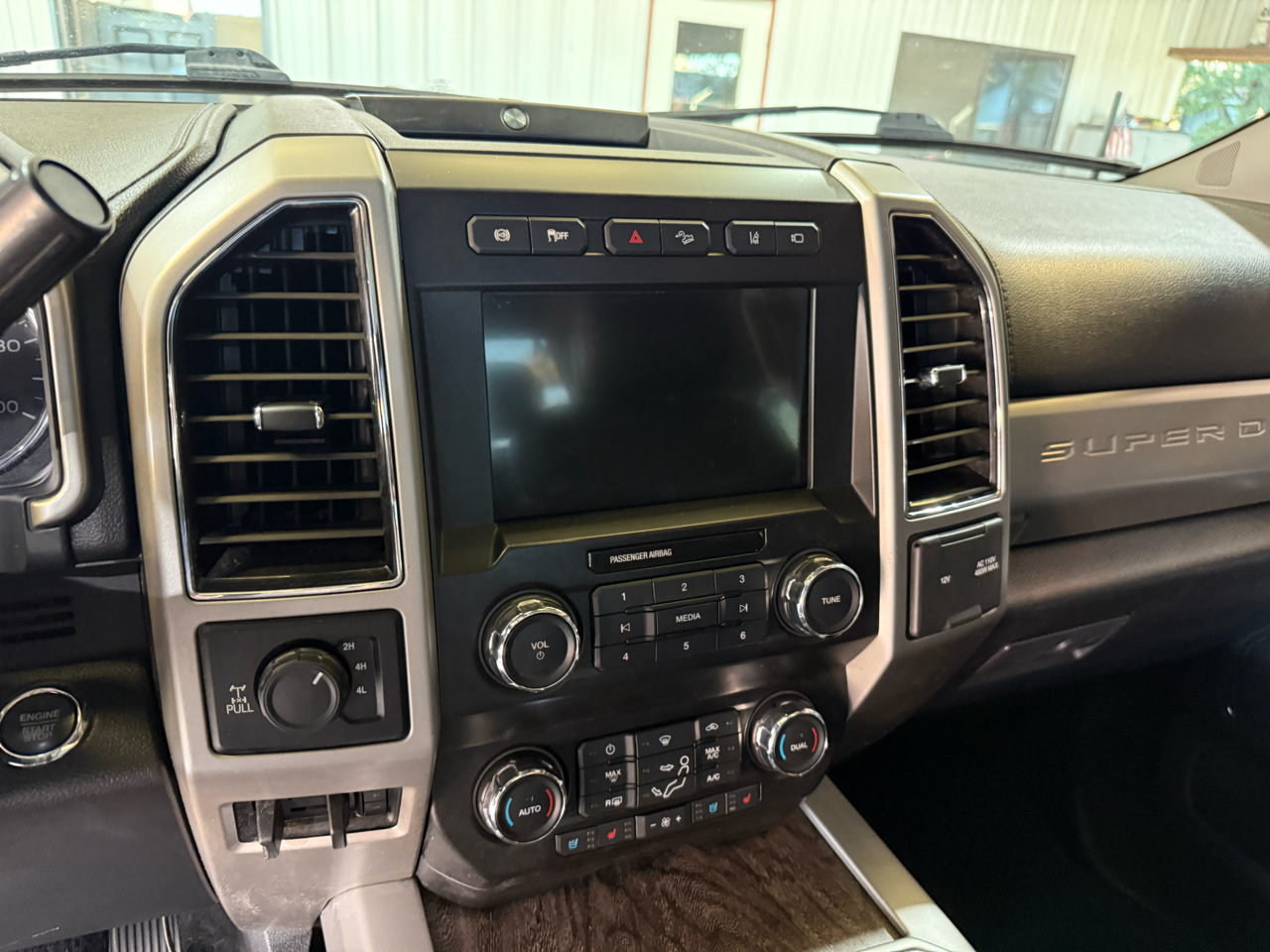 Ford F-250 SD Lariat Crew Cab 4WD 2019