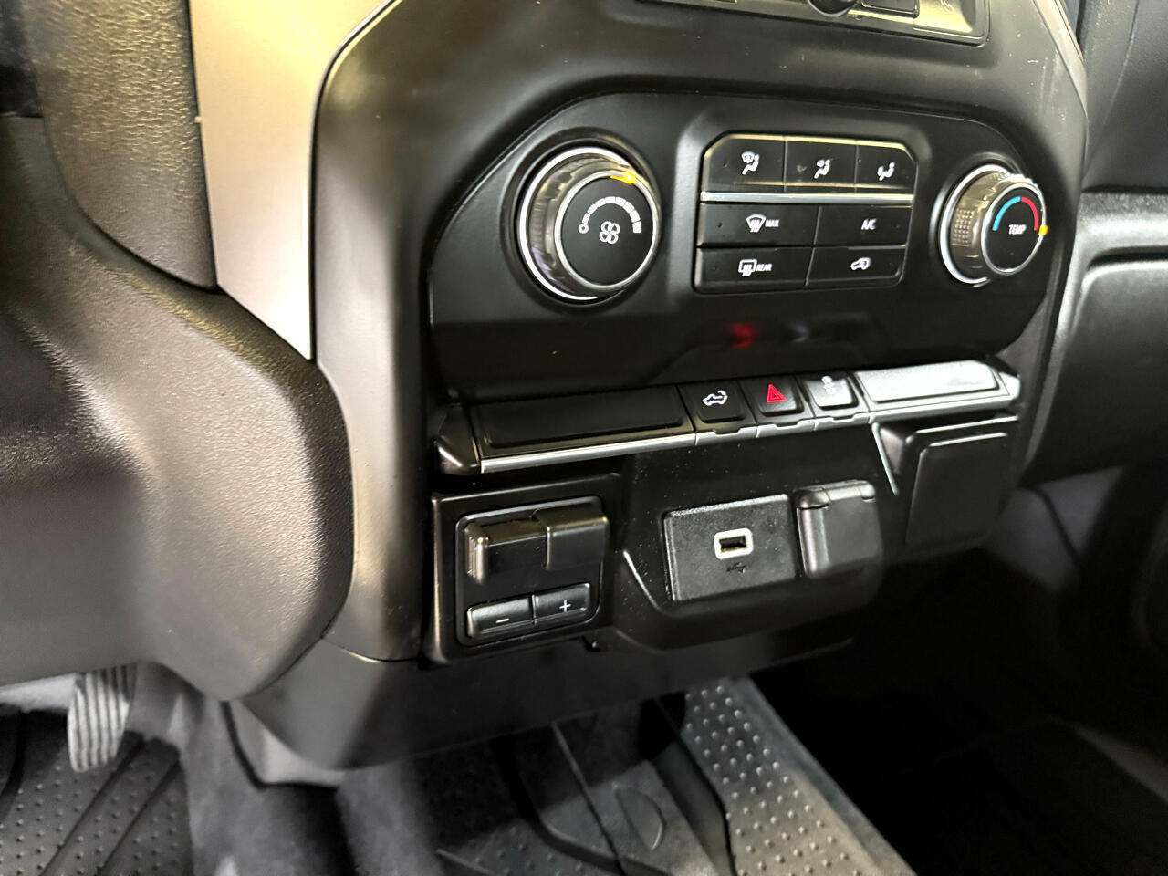 Chevrolet Silverado 1500 Custom Crew Cab Short Box 4WD 2019