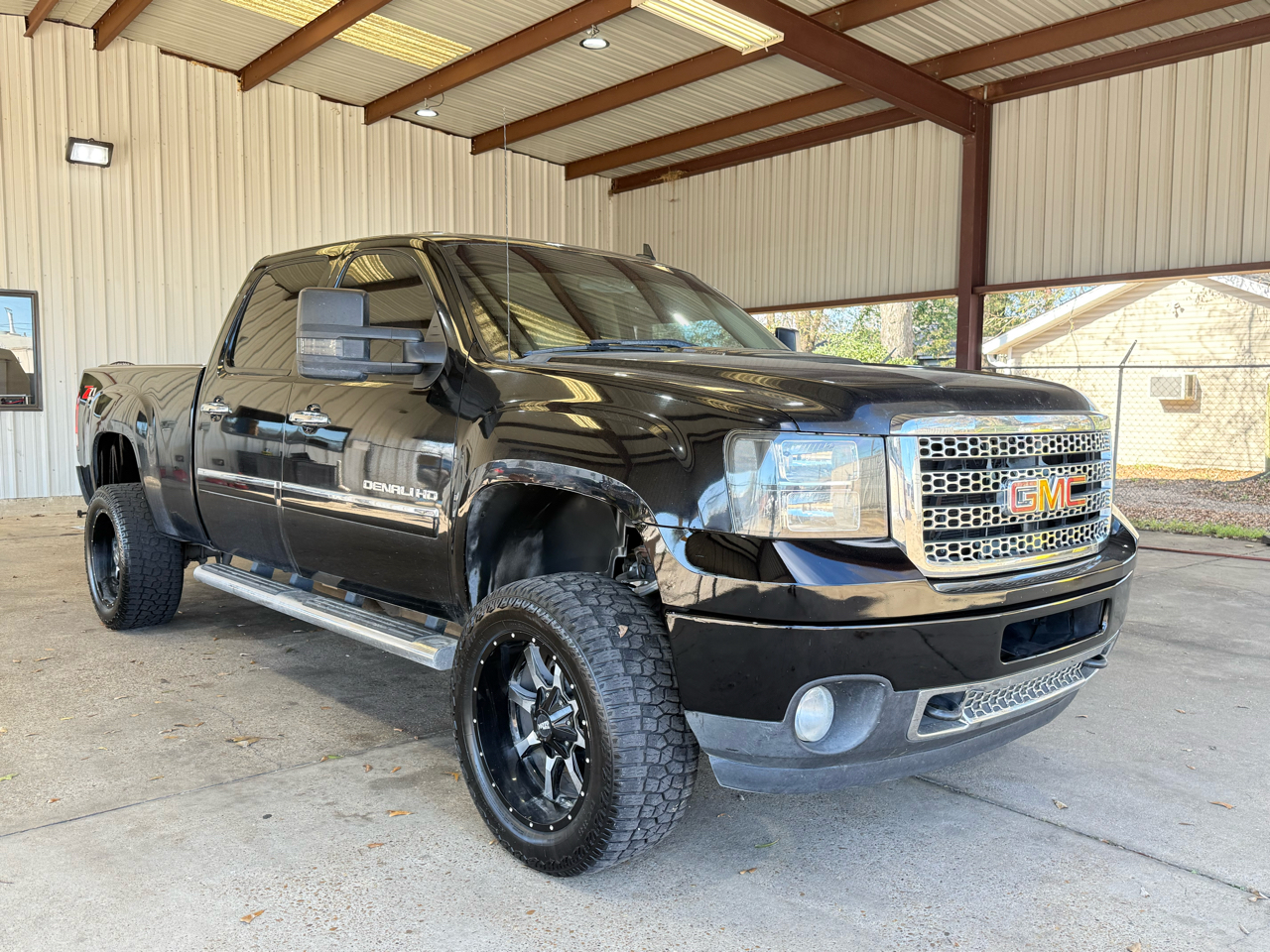 GMC Sierra 2500HD Denali Crew Cab 4WD 2014