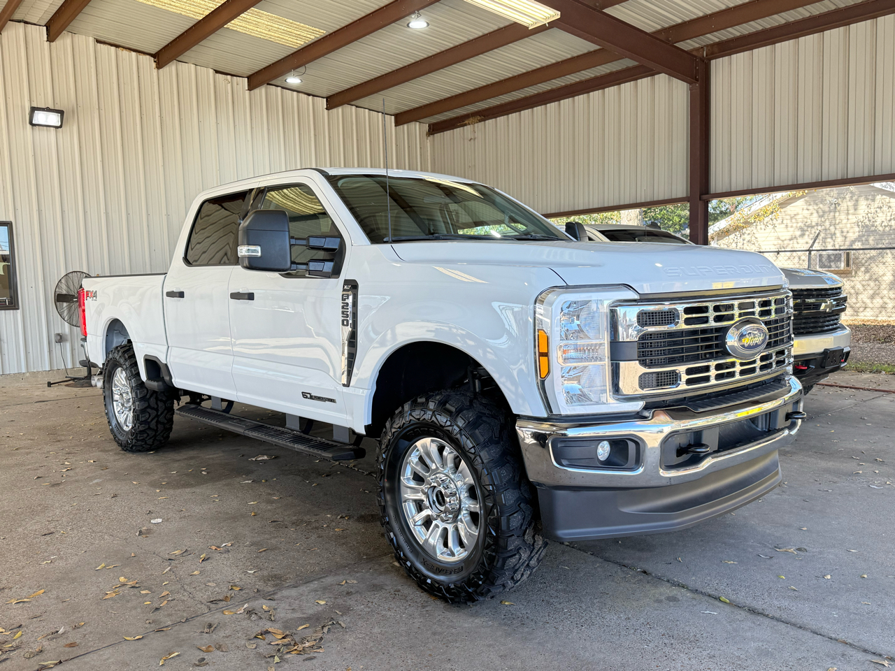 Ford F-250 SD XLT Crew Cab 4WD 2024