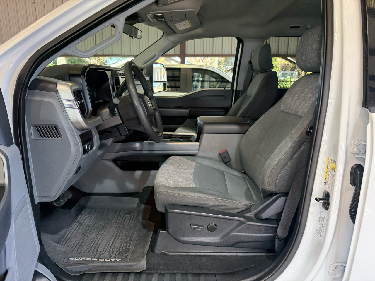 Ford F-250 SD XLT Crew Cab 4WD 2024