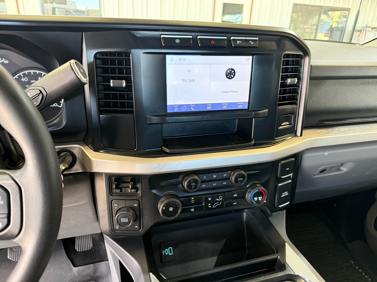 Ford F-250 SD XLT Crew Cab 4WD 2024