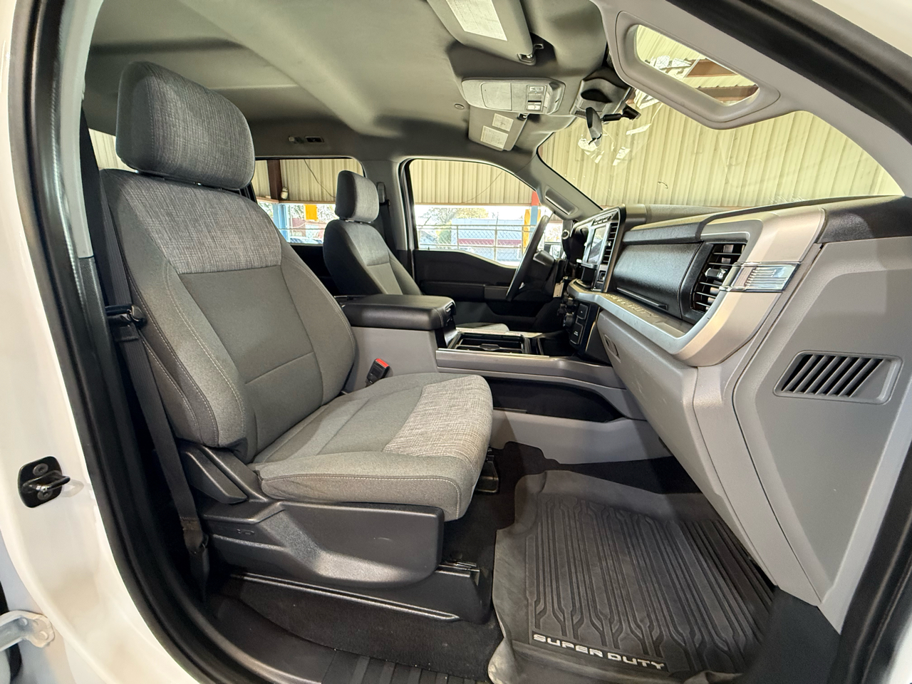 Ford F-250 SD XLT Crew Cab 4WD 2024