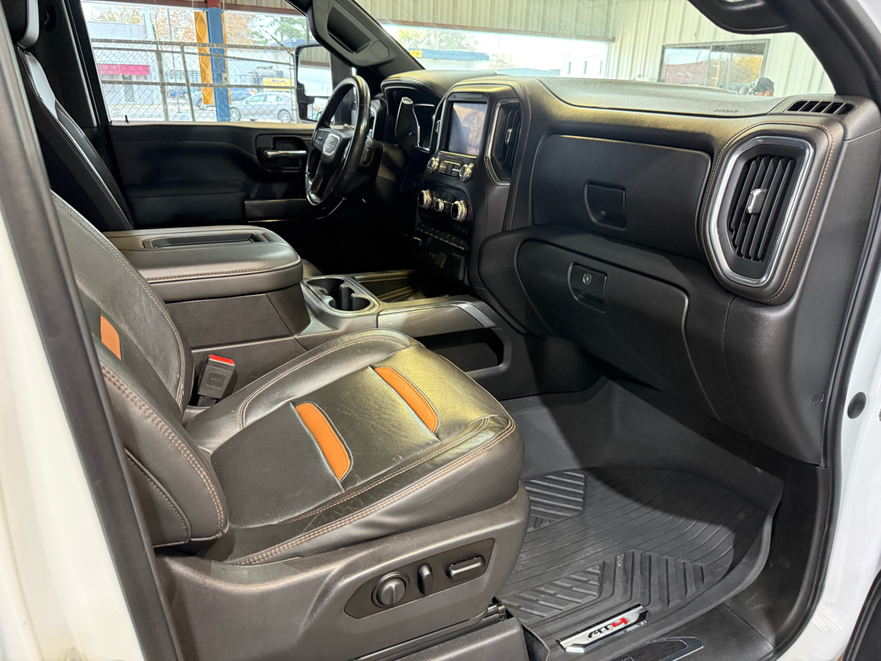 GMC Sierra 2500HD AT4 Crew Cab 4WD 2020