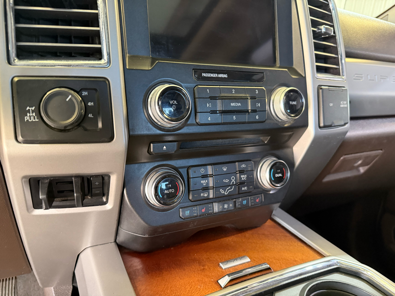 Ford F-250 SD King Ranch Crew Cab 4WD 2017