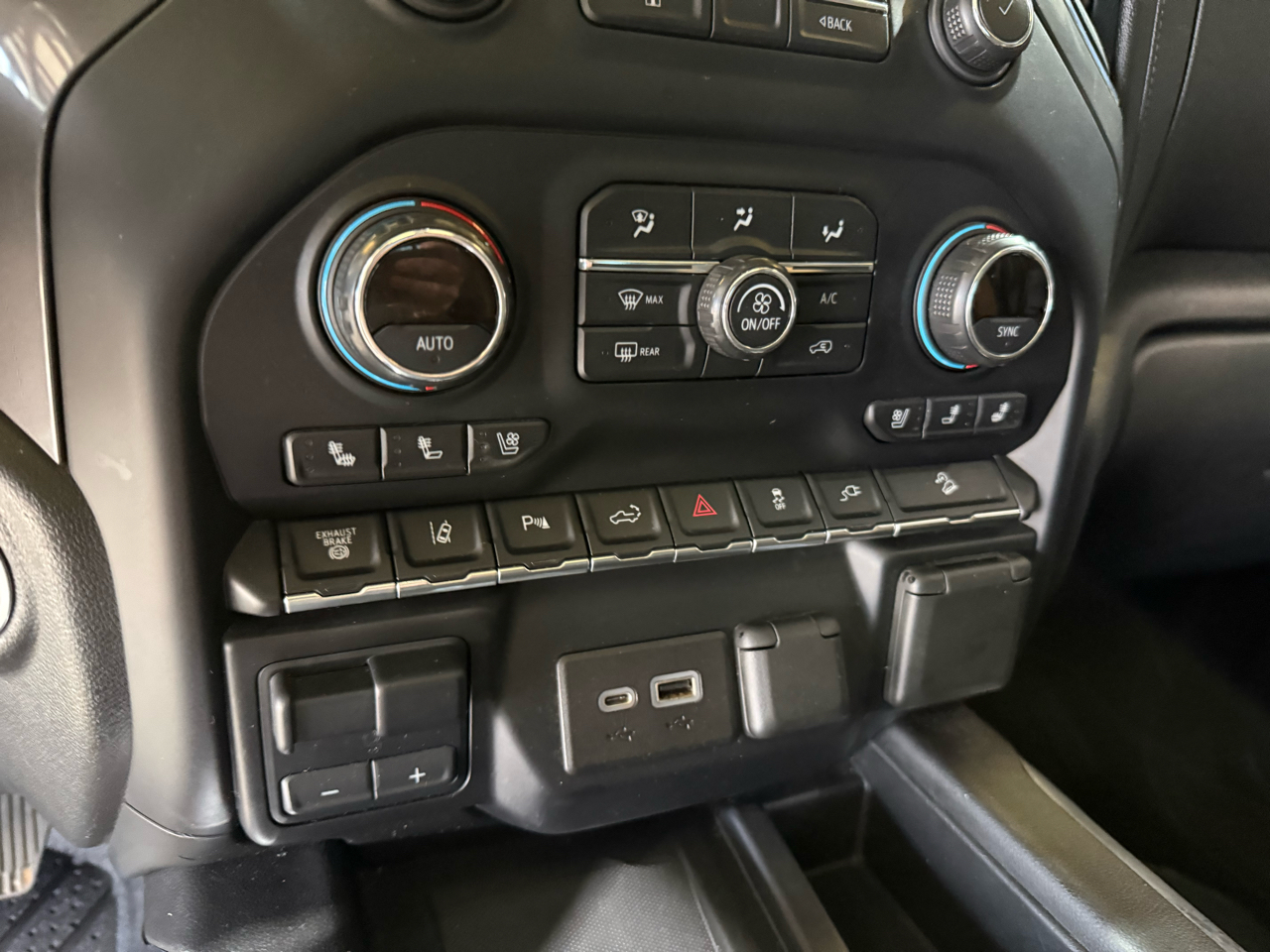 Chevrolet Silverado 2500HD LTZ Crew Cab Short Box 4WD 2021