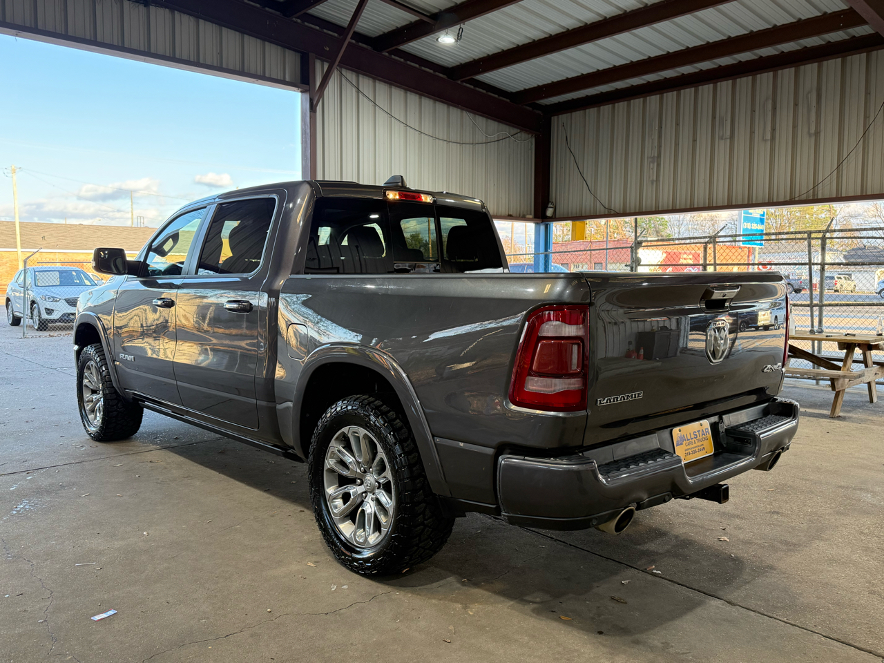 RAM 1500 Laramie Crew Cab SWB 4WD 2021