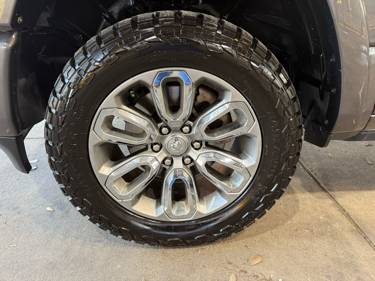 RAM 1500 Laramie Crew Cab SWB 4WD 2021