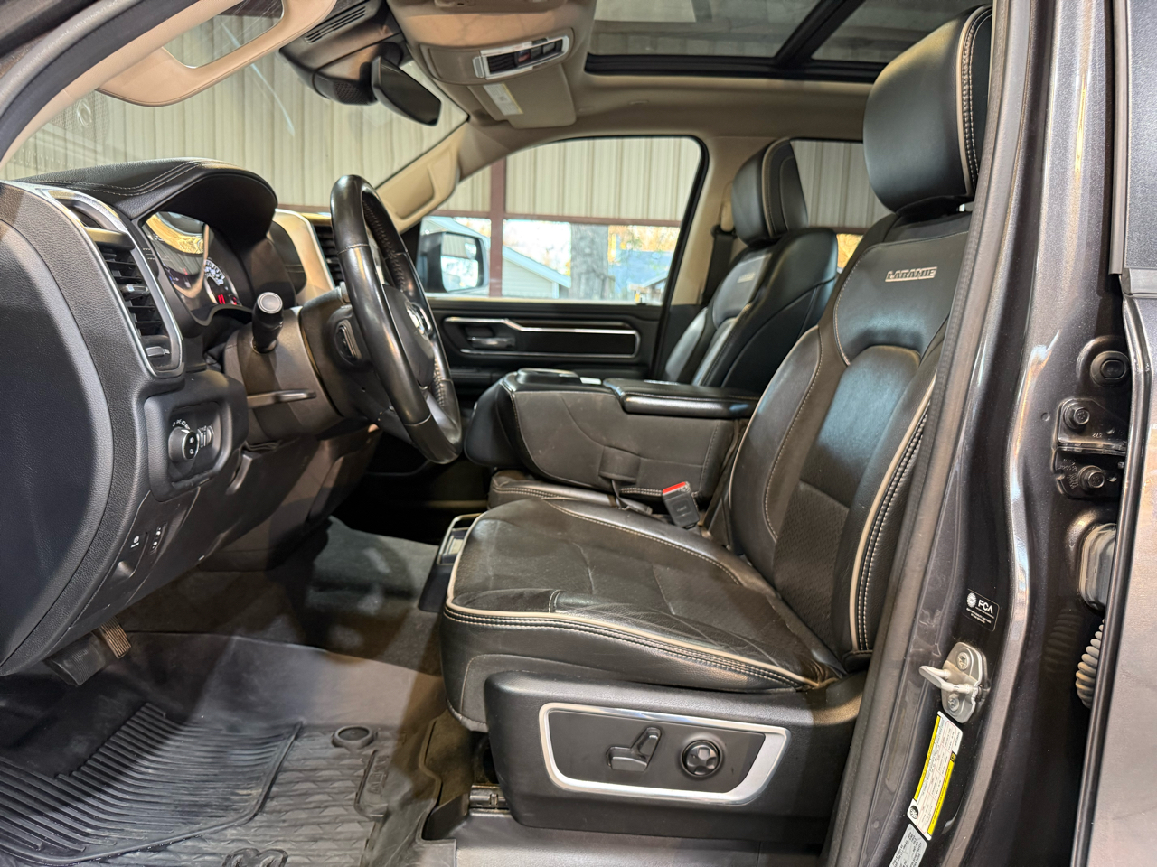 RAM 1500 Laramie Crew Cab SWB 4WD 2021