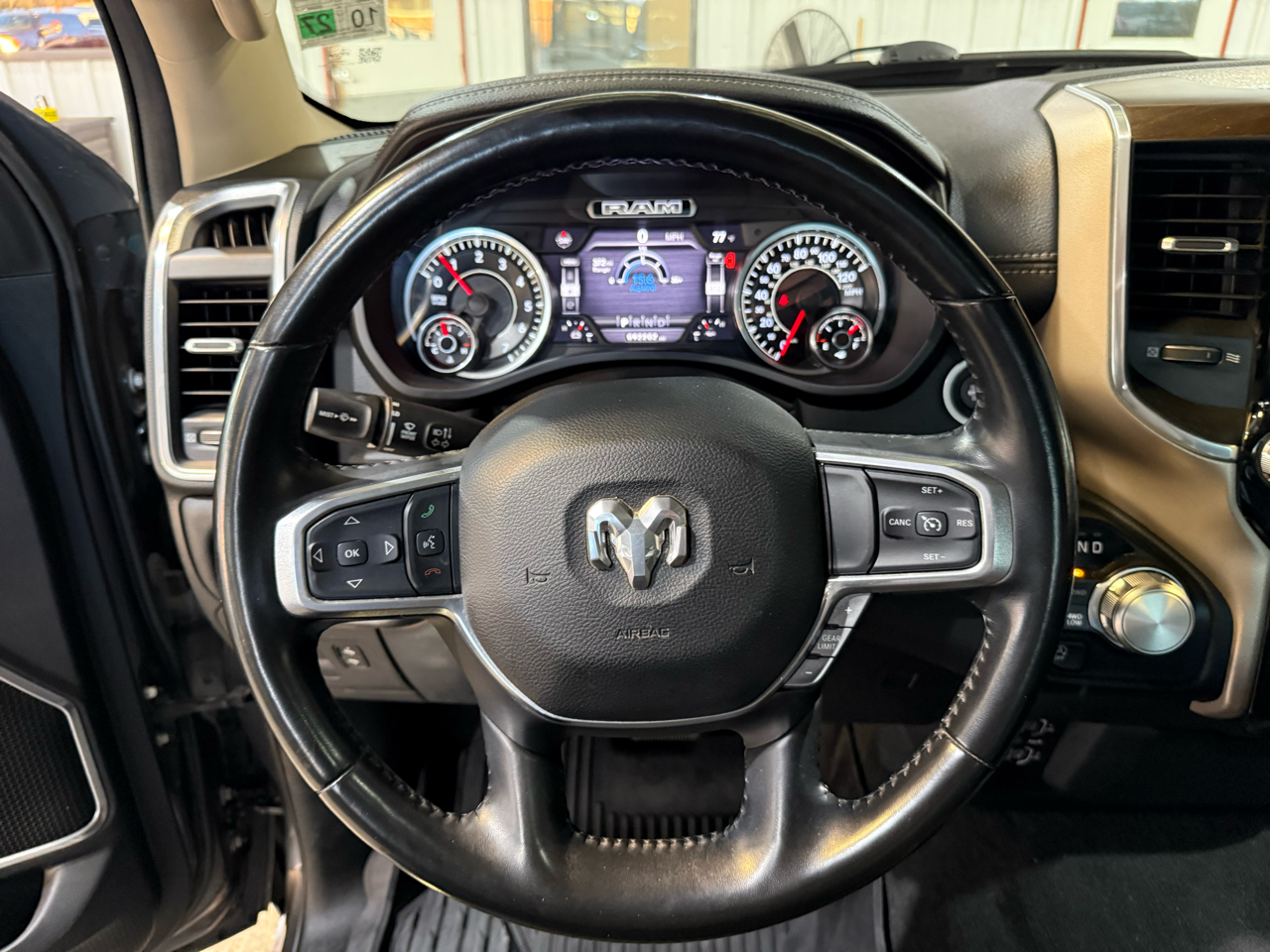 RAM 1500 Laramie Crew Cab SWB 4WD 2021