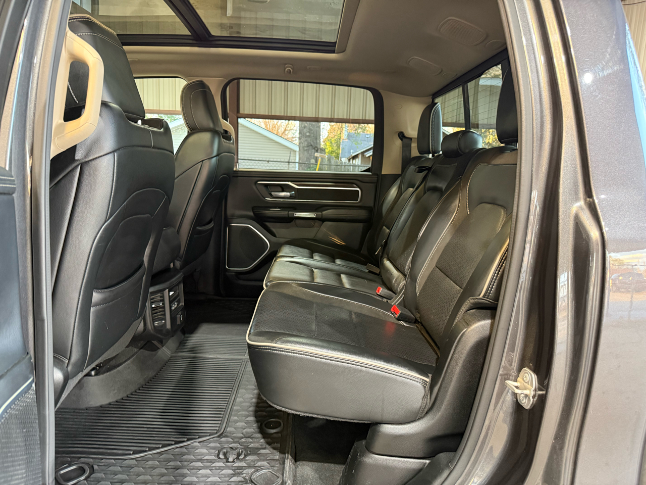 RAM 1500 Laramie Crew Cab SWB 4WD 2021