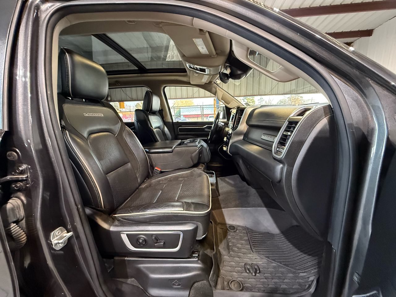 RAM 1500 Laramie Crew Cab SWB 4WD 2021