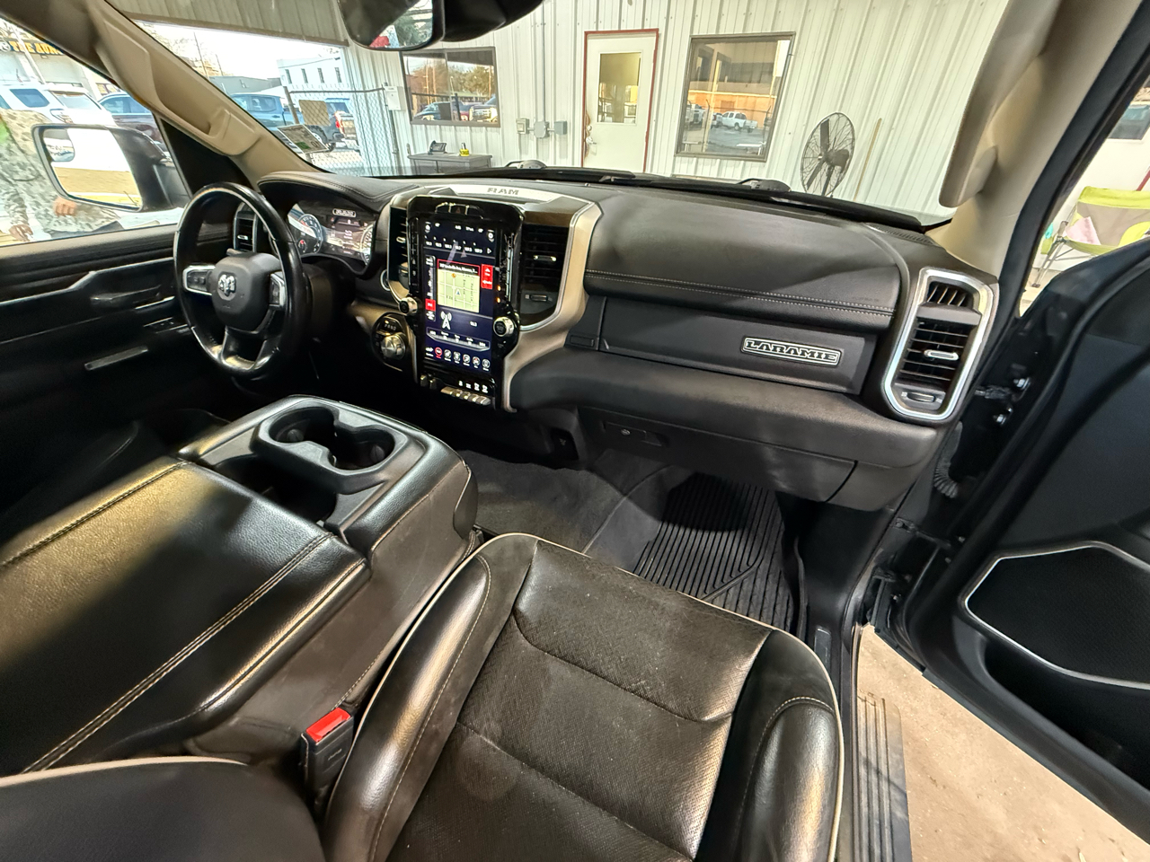 RAM 1500 Laramie Crew Cab SWB 4WD 2021