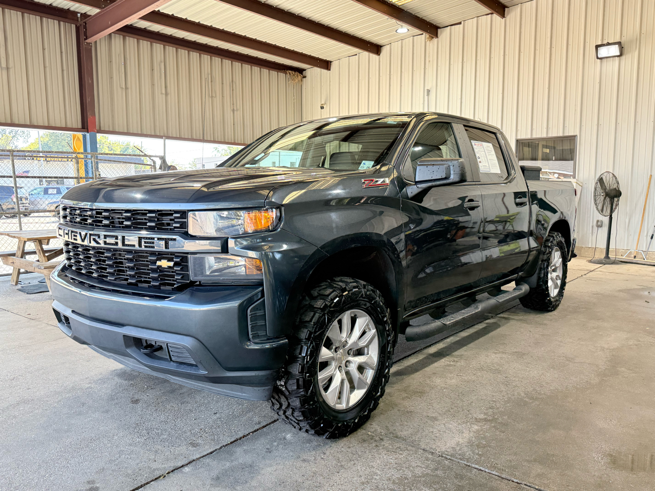 Chevrolet Silverado 1500 Custom Crew Cab Short Box 4WD 2020