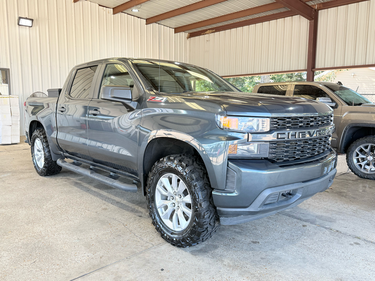 Chevrolet Silverado 1500 Custom Crew Cab Short Box 4WD 2020