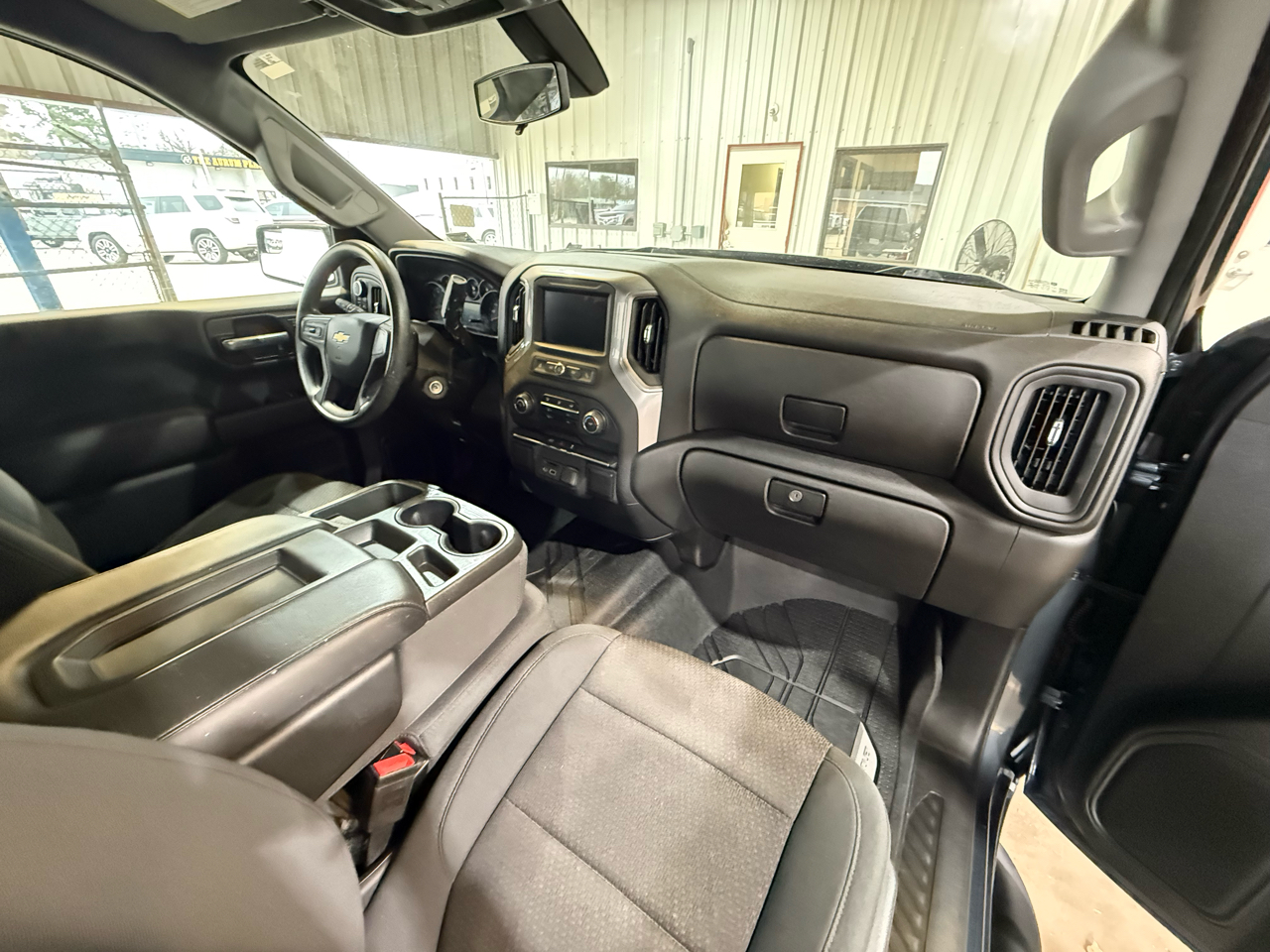 Chevrolet Silverado 1500 Custom Crew Cab Short Box 4WD 2020