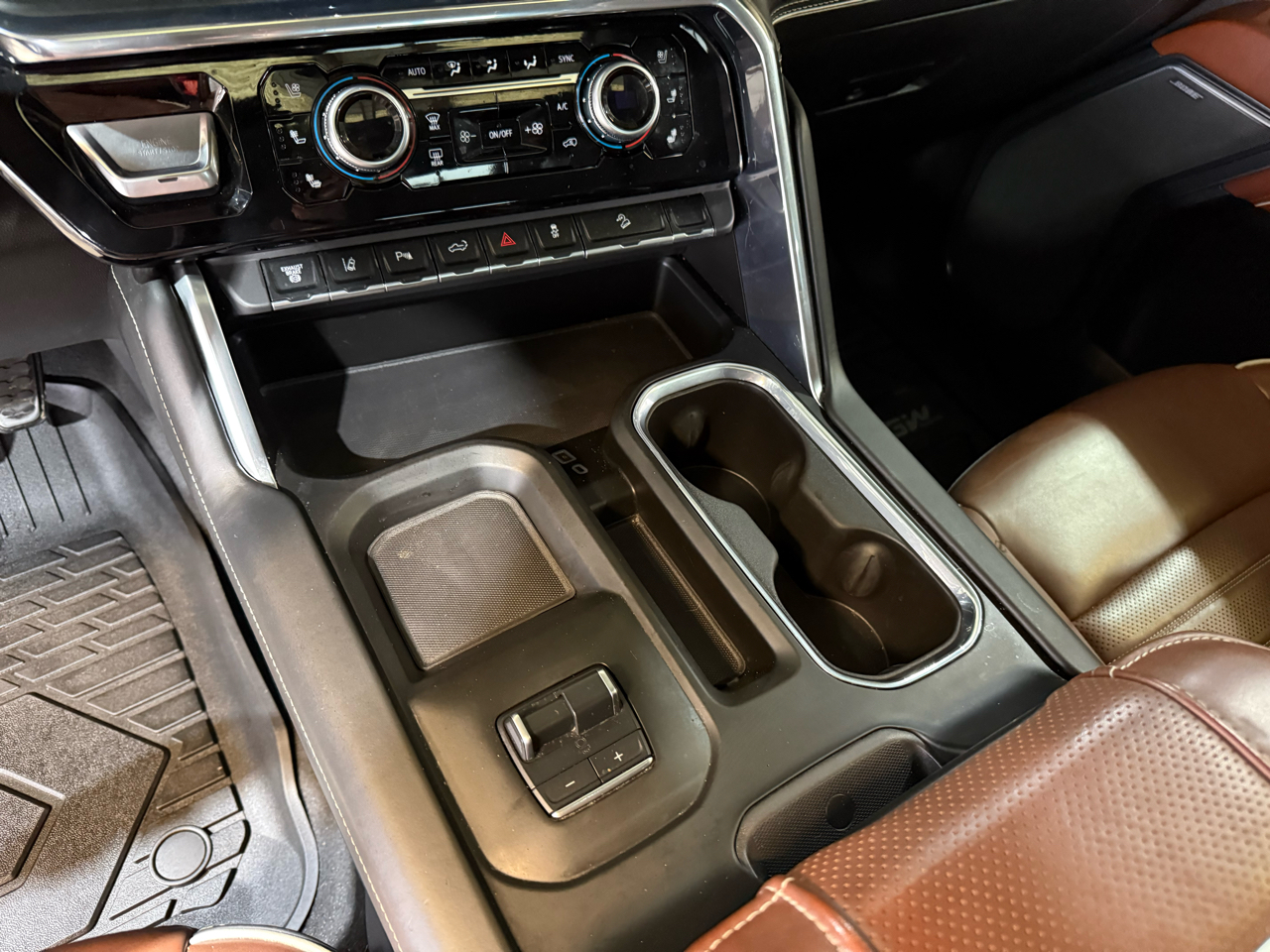 GMC Sierra 2500HD Denali Ultimate Crew Cab 4WD 2024