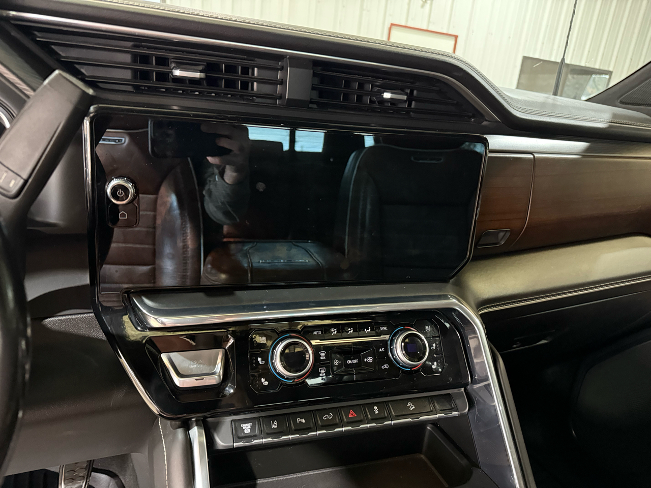 GMC Sierra 2500HD Denali Ultimate Crew Cab 4WD 2024