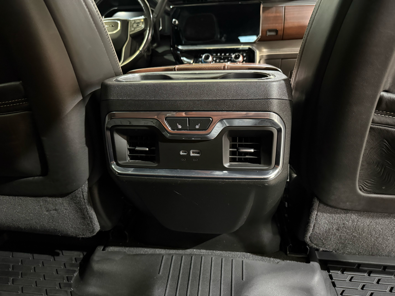 GMC Sierra 2500HD Denali Ultimate Crew Cab 4WD 2024