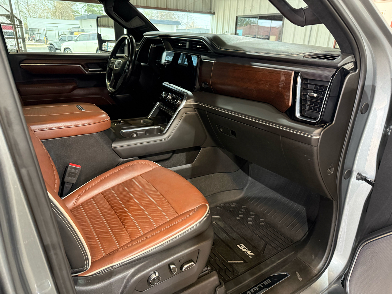 GMC Sierra 2500HD Denali Ultimate Crew Cab 4WD 2024