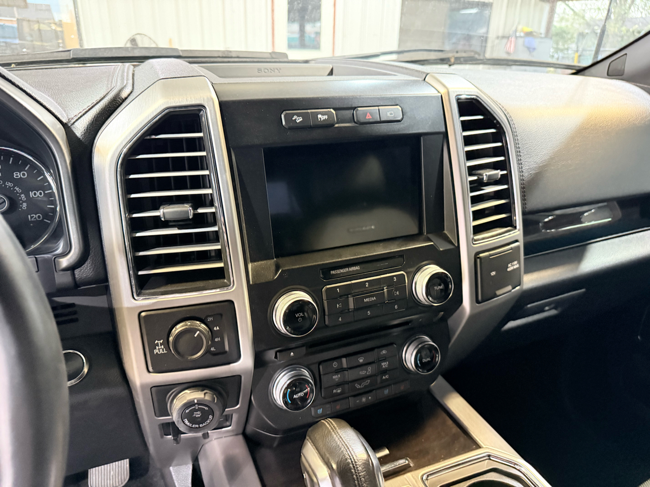 Ford F-150 Platinum SuperCrew 5.5-ft. Bed 4WD 2017