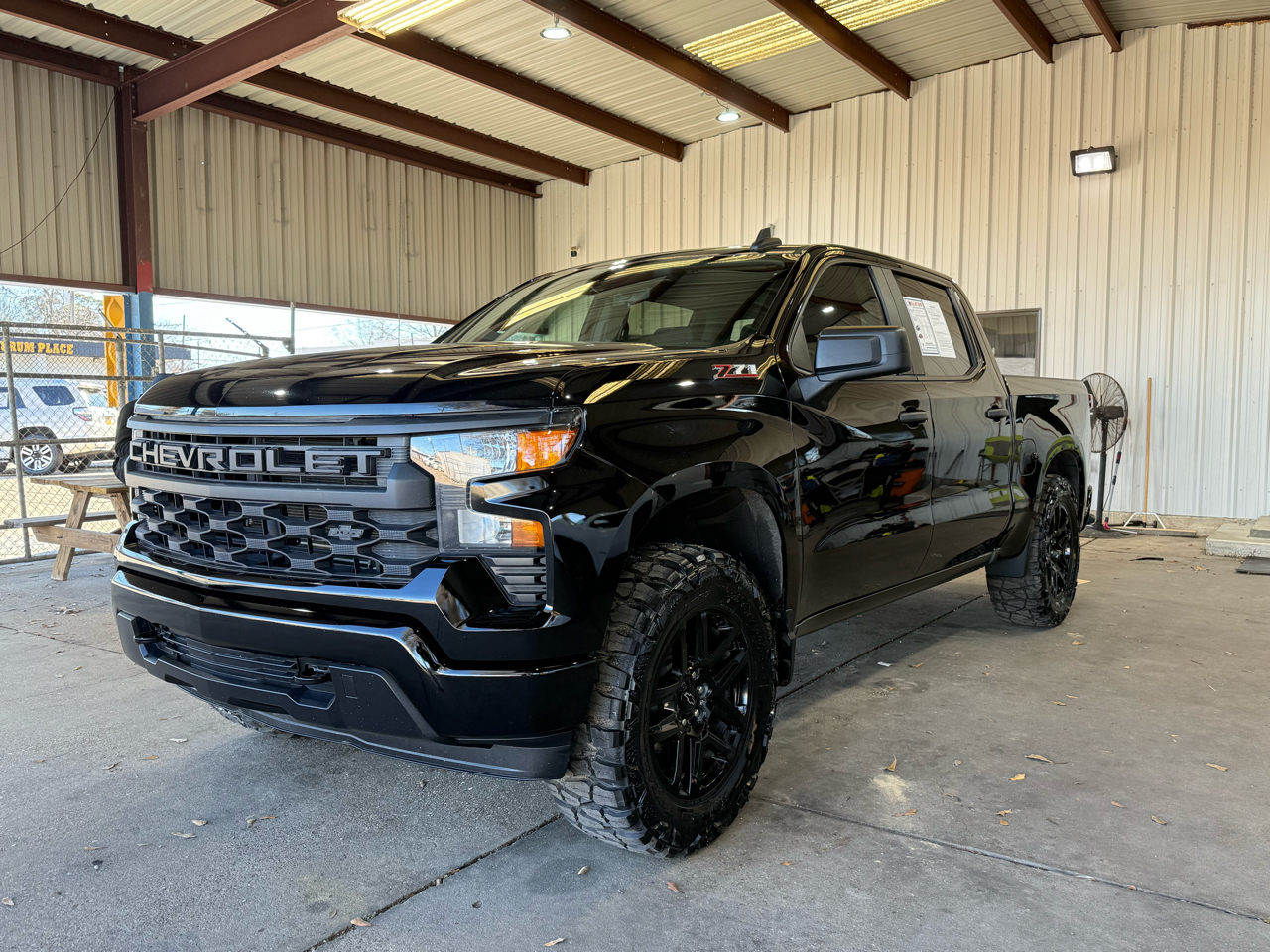 Chevrolet Silverado 1500 Custom Crew Cab 4WD 2023