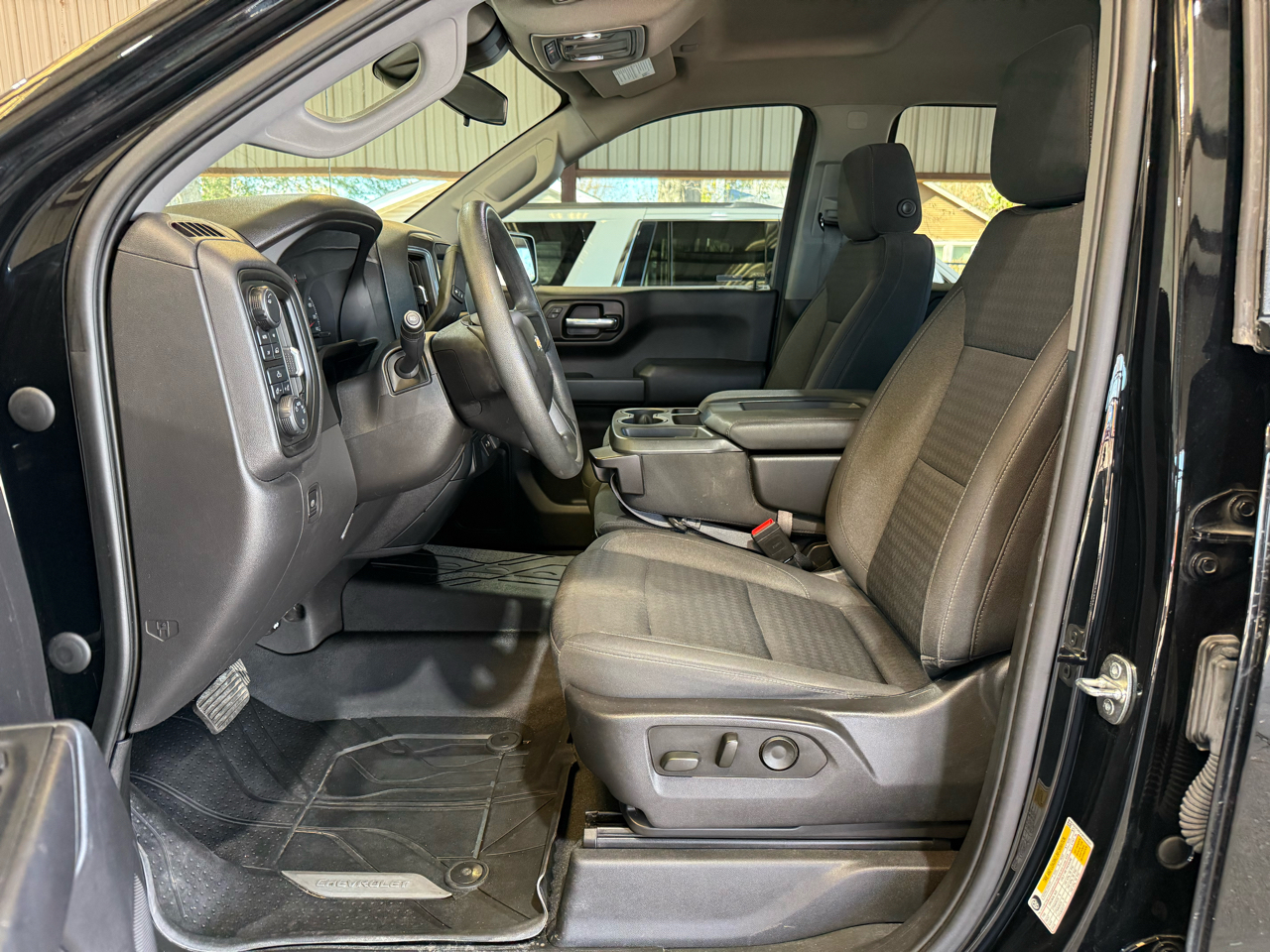 Chevrolet Silverado 1500 Custom Crew Cab 4WD 2023