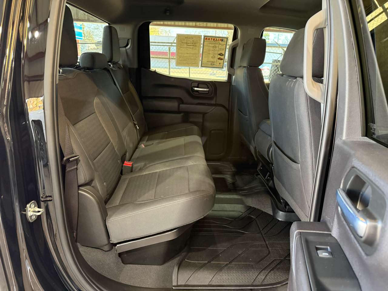 Chevrolet Silverado 1500 Custom Crew Cab 4WD 2023