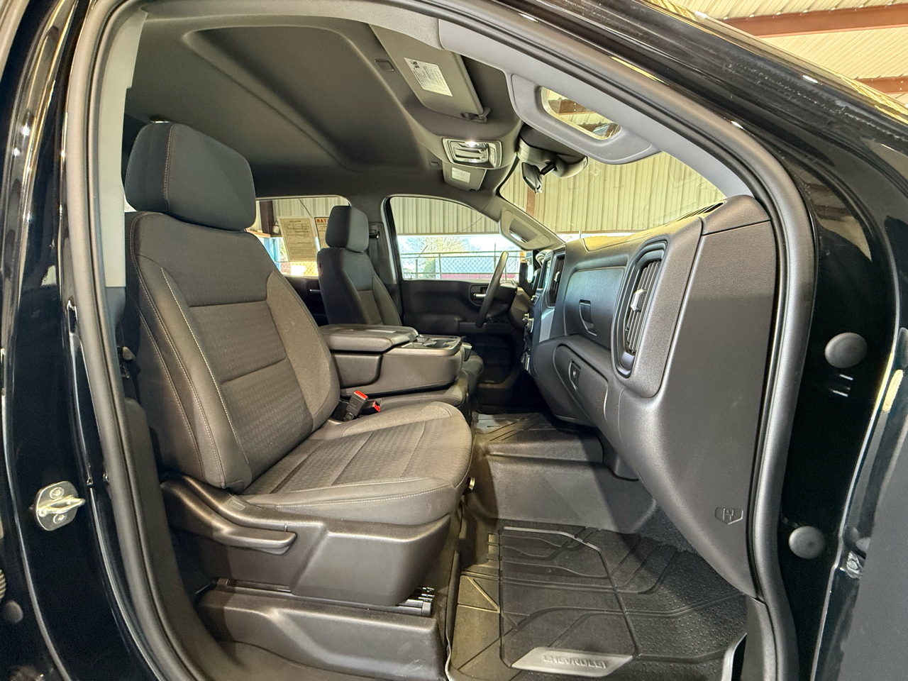 Chevrolet Silverado 1500 Custom Crew Cab 4WD 2023