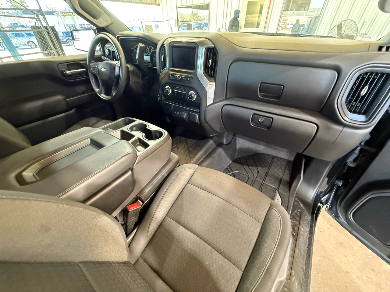 Chevrolet Silverado 1500 Custom Crew Cab 4WD 2023