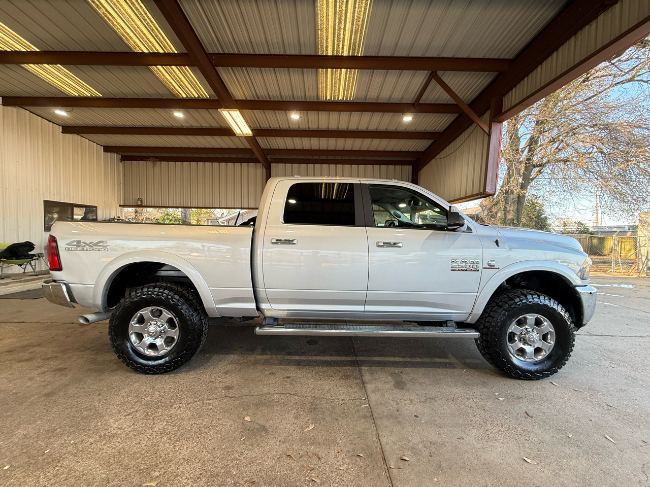 RAM 2500 SLT Crew Cab SWB 4WD 2017