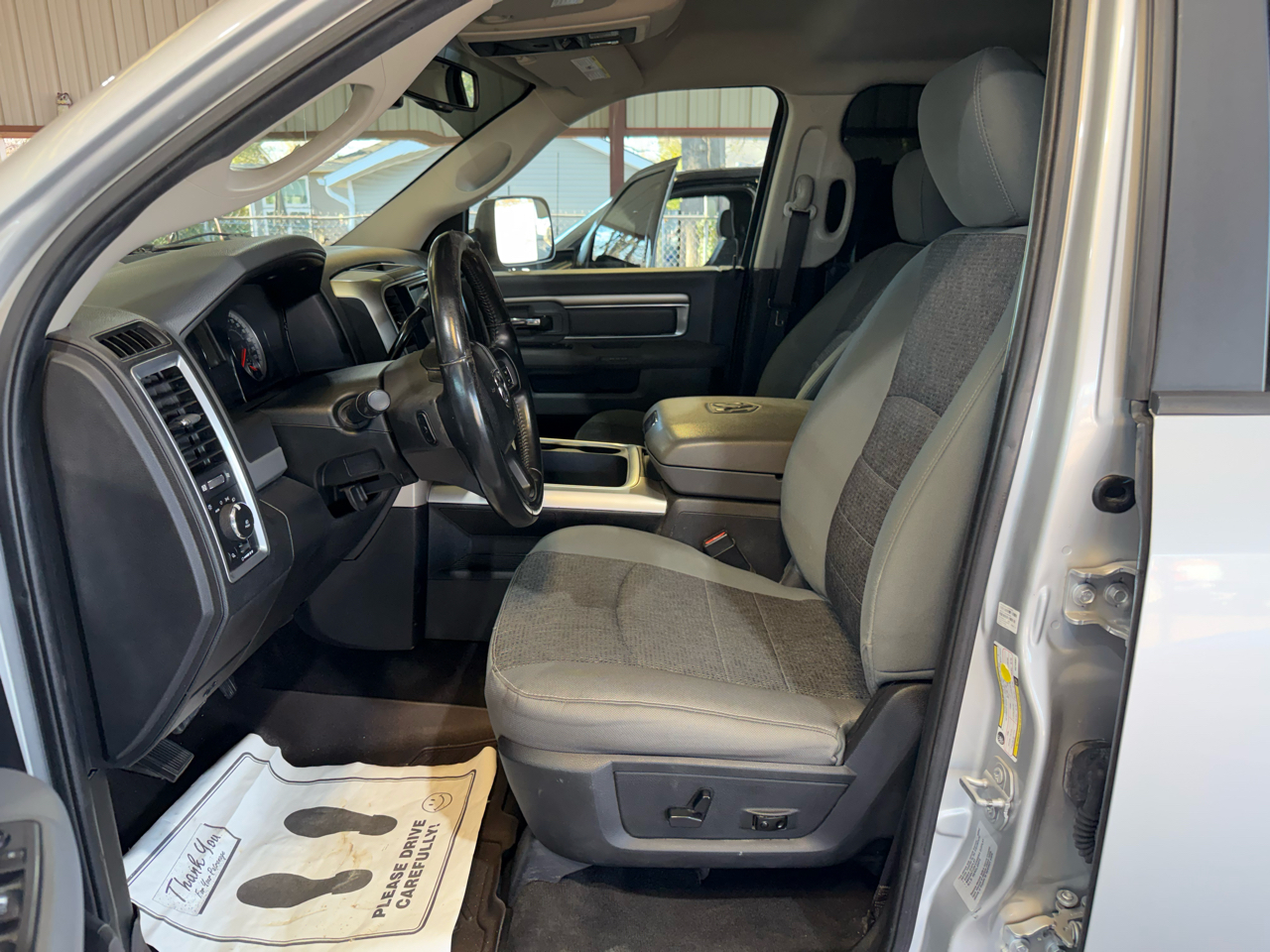 RAM 2500 SLT Crew Cab SWB 4WD 2017