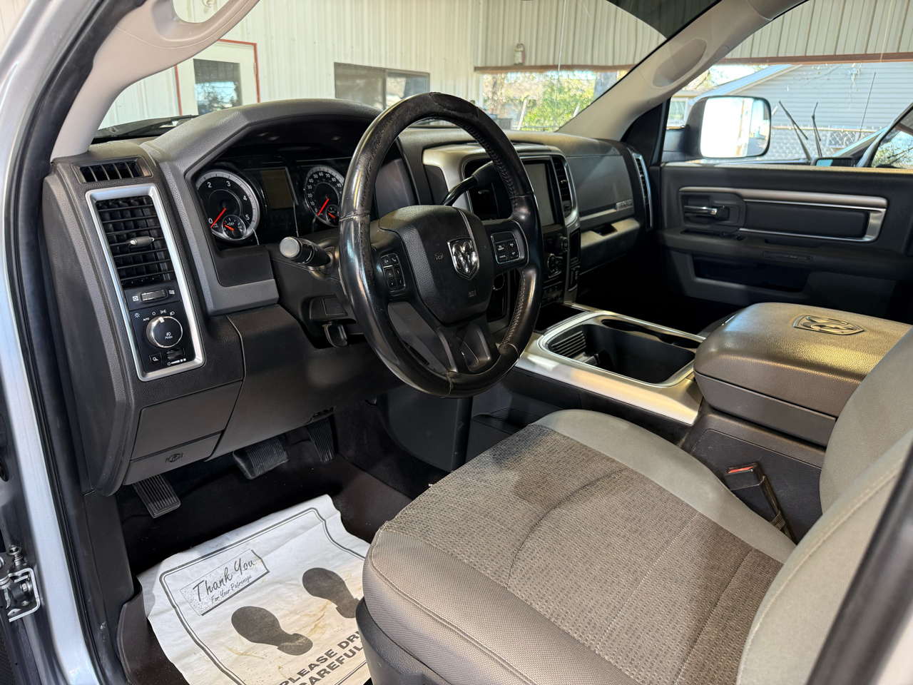 RAM 2500 SLT Crew Cab SWB 4WD 2017