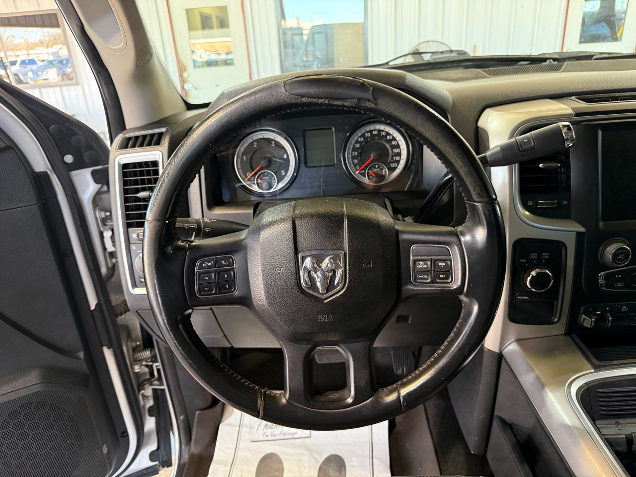 RAM 2500 SLT Crew Cab SWB 4WD 2017