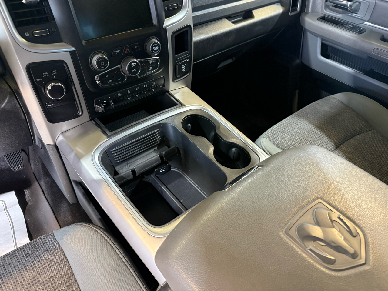 RAM 2500 SLT Crew Cab SWB 4WD 2017