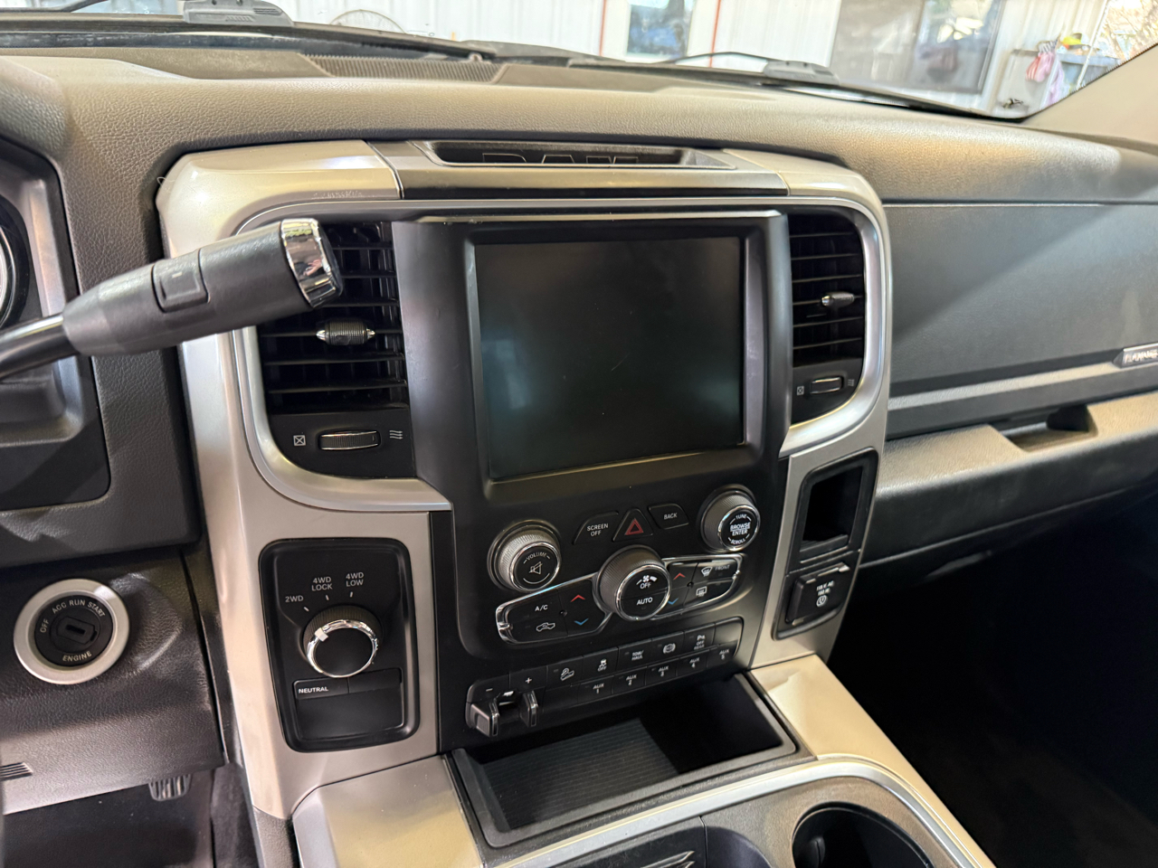 RAM 2500 SLT Crew Cab SWB 4WD 2017