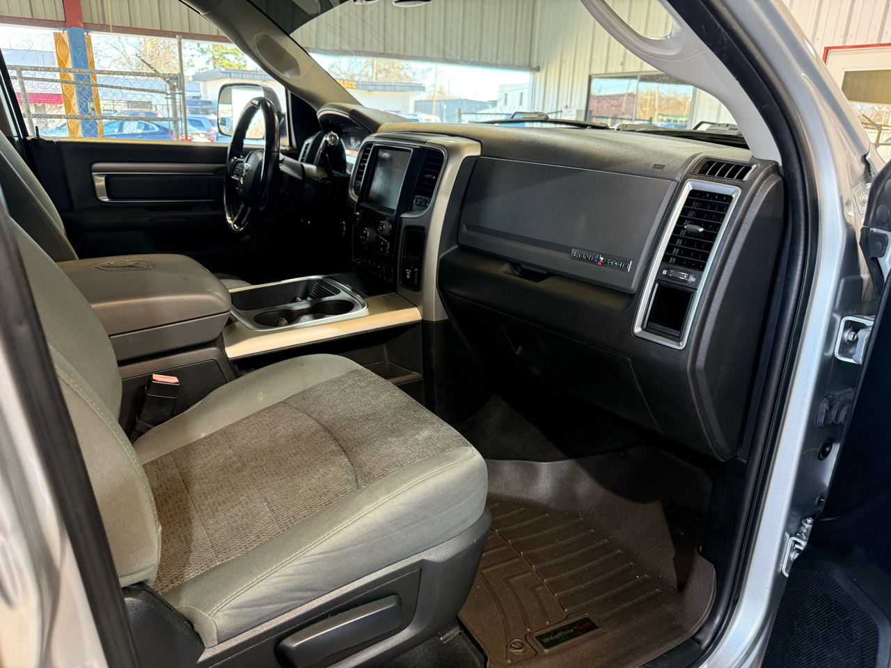 RAM 2500 SLT Crew Cab SWB 4WD 2017