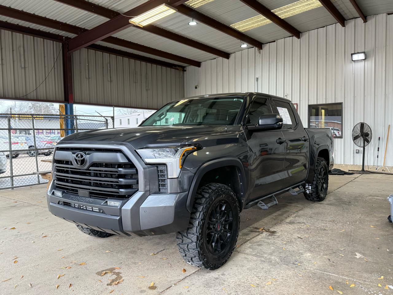 Toyota Tundra SR5 CrewMax 4WD 2023