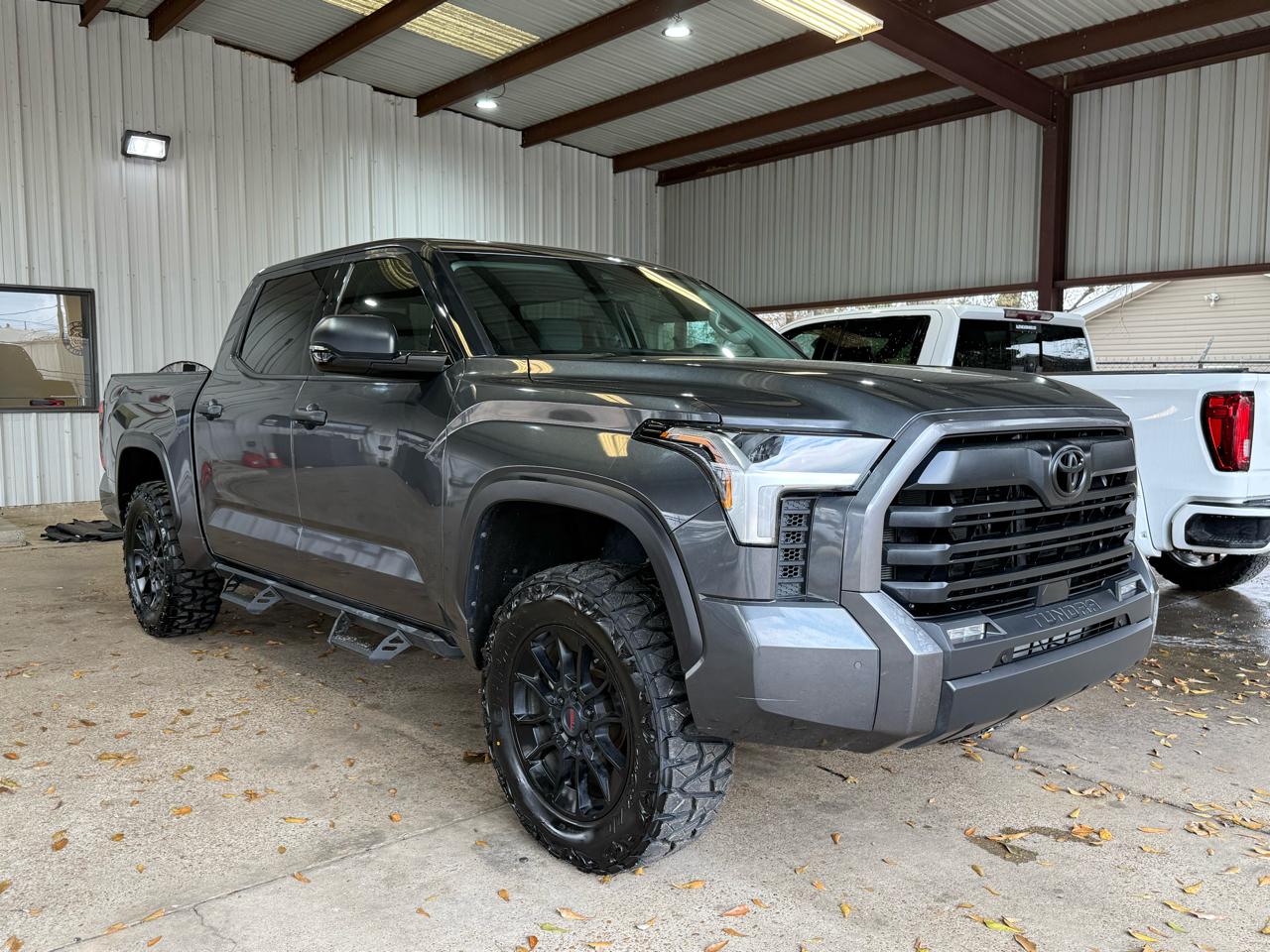 Toyota Tundra SR5 CrewMax 4WD 2023