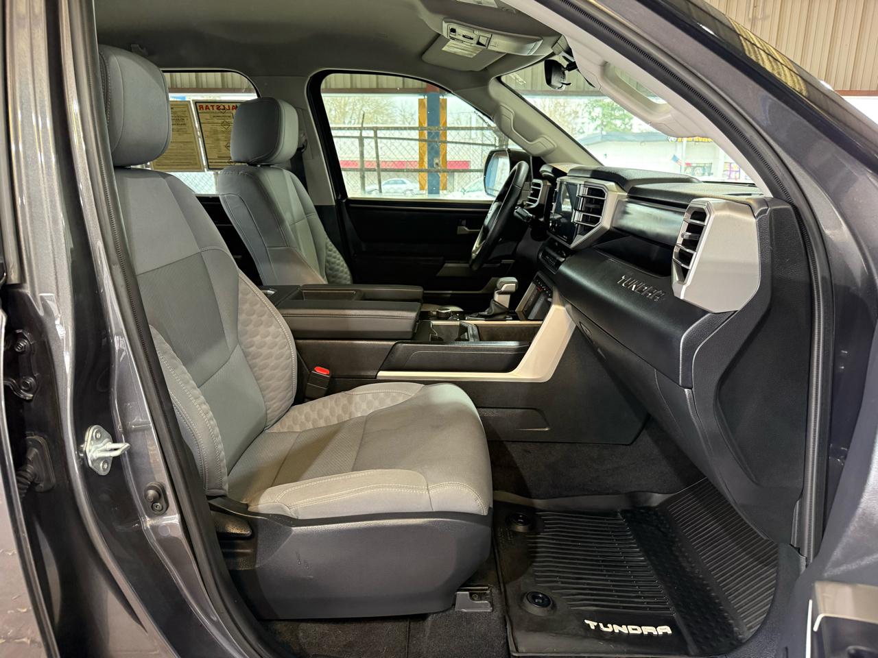 Toyota Tundra SR5 CrewMax 4WD 2023