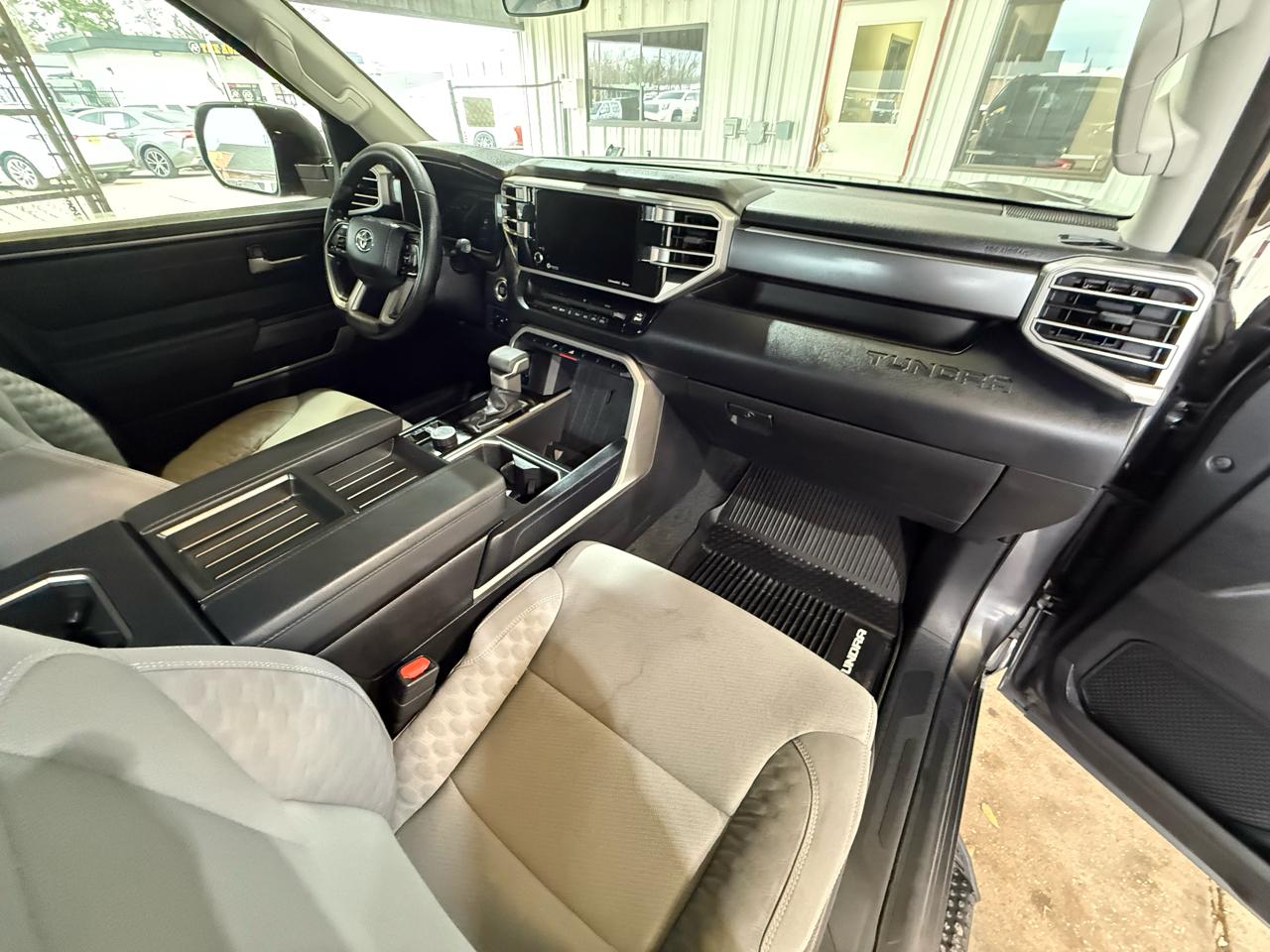 Toyota Tundra SR5 CrewMax 4WD 2023