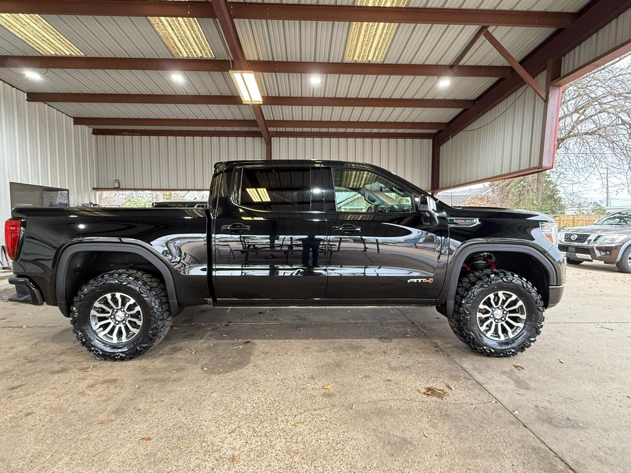 GMC Sierra 1500 AT4 Crew Cab 4WD 2020