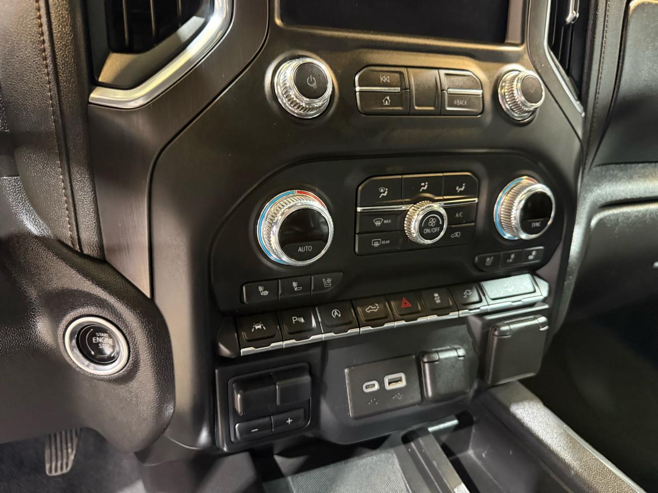 GMC Sierra 1500 AT4 Crew Cab 4WD 2020