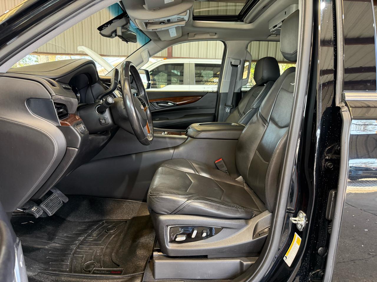 Cadillac Escalade Luxury 2WD 2019
