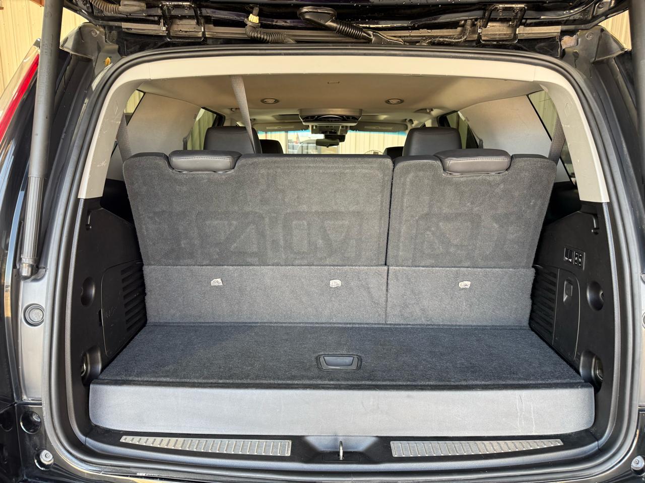 Cadillac Escalade Luxury 2WD 2019