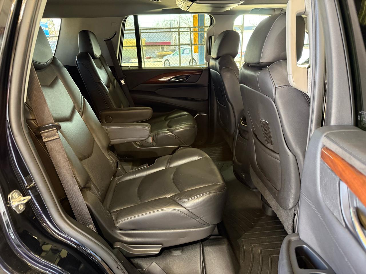 Cadillac Escalade Luxury 2WD 2019