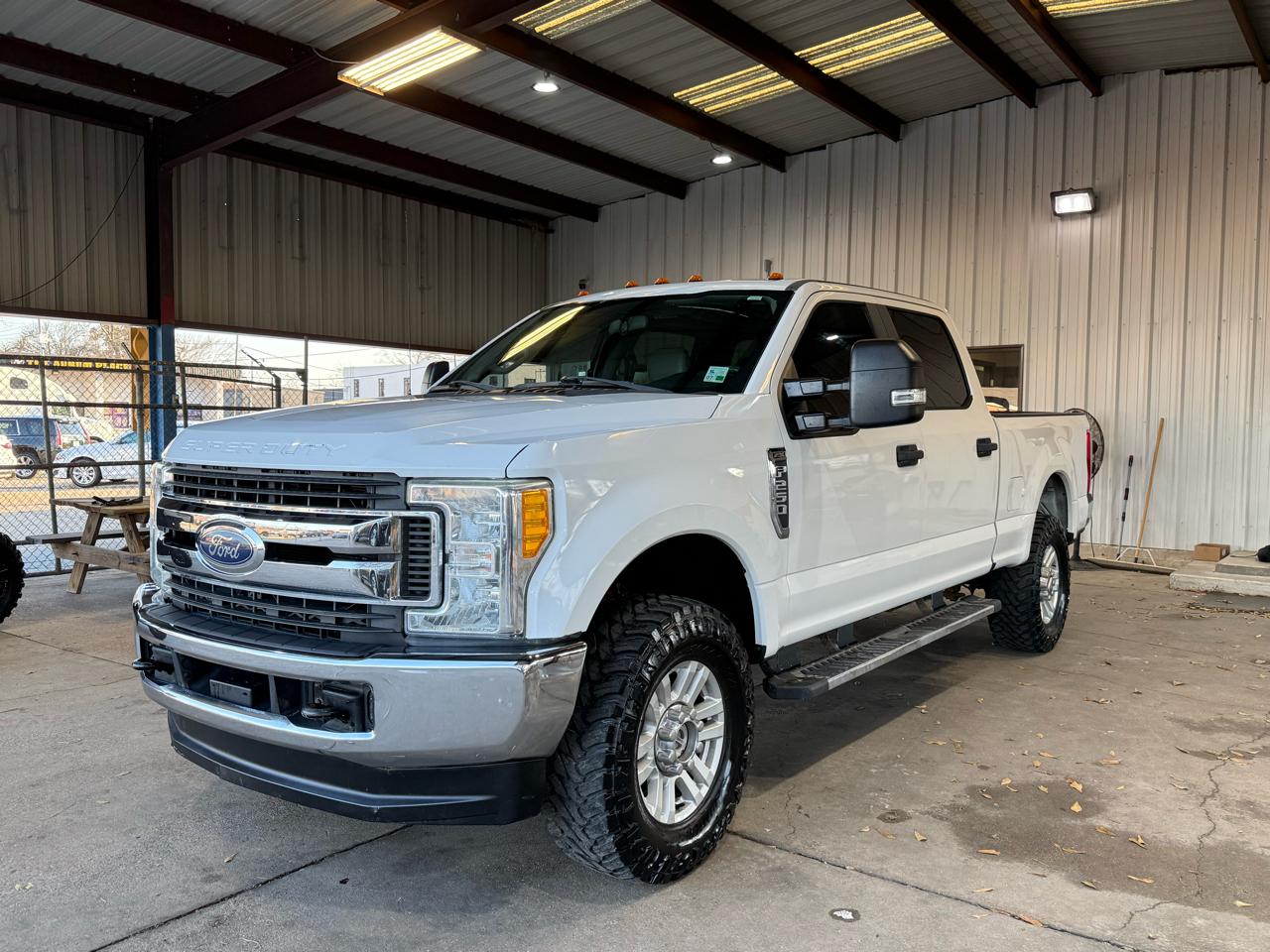 Ford F-250 SD XL Crew Cab 4WD 2017