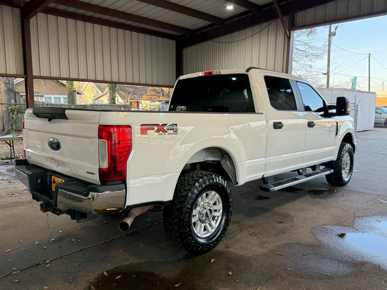 Ford F-250 SD XL Crew Cab 4WD 2017