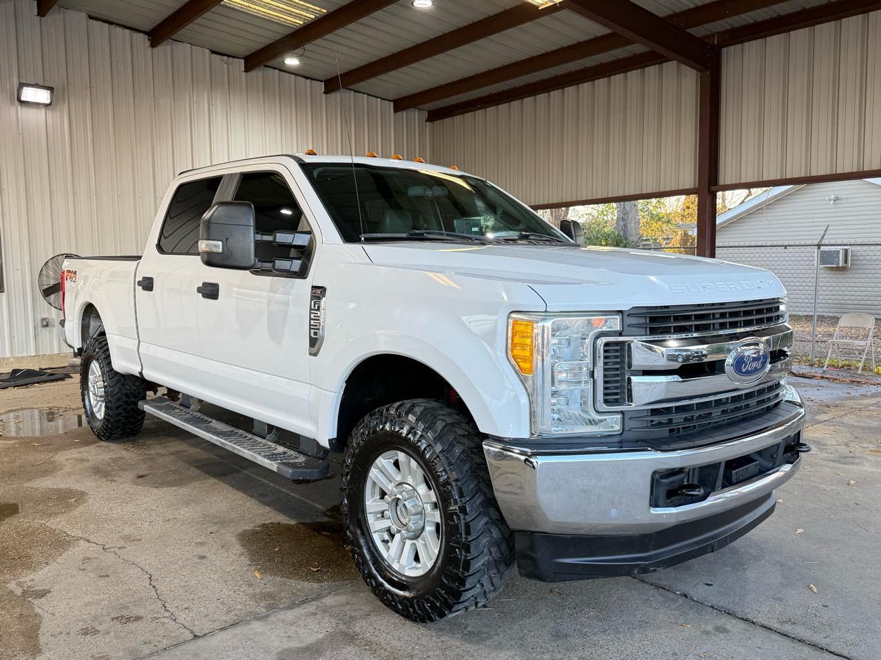 Ford F-250 SD XL Crew Cab 4WD 2017