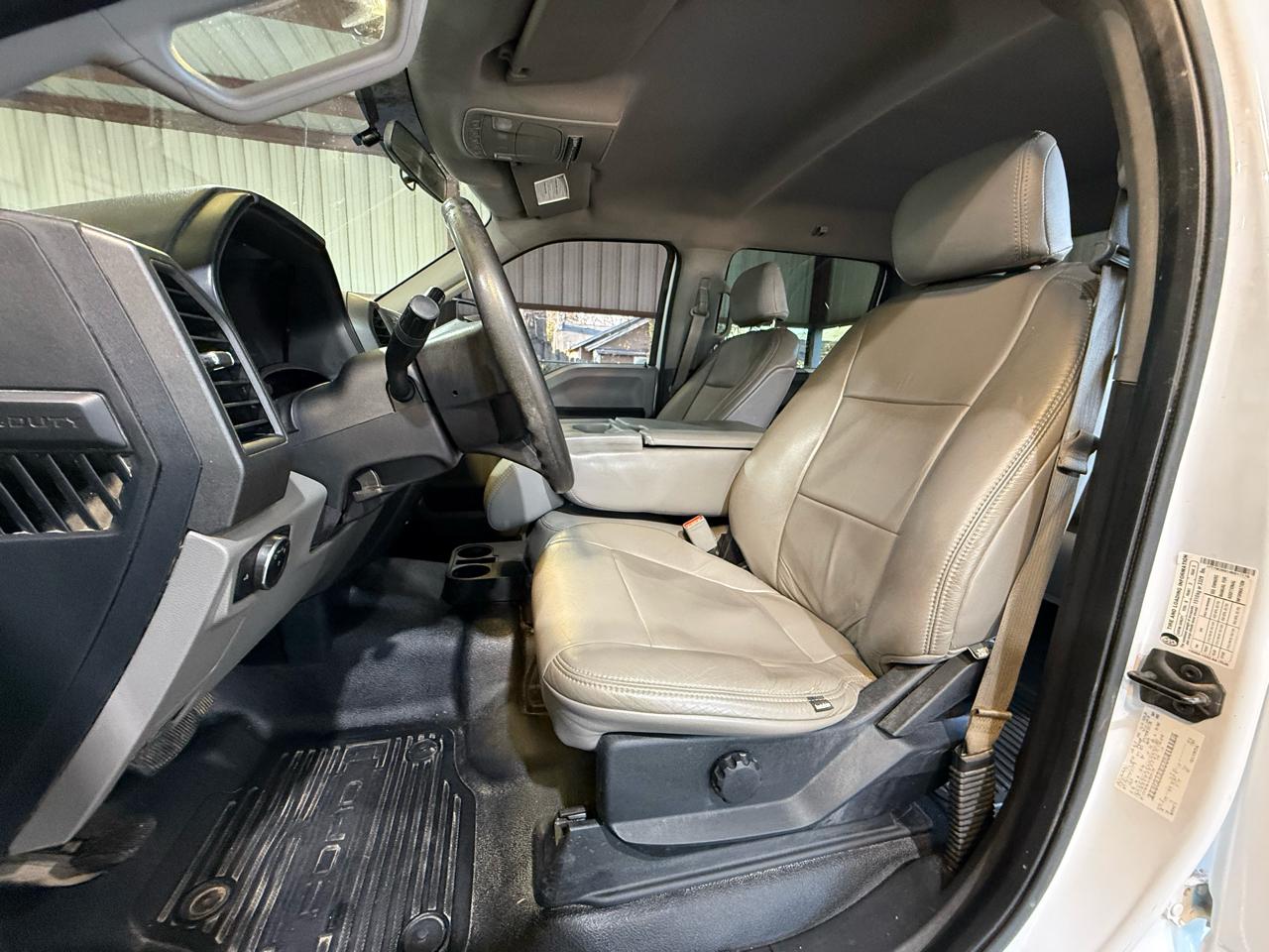 Ford F-250 SD XL Crew Cab 4WD 2017